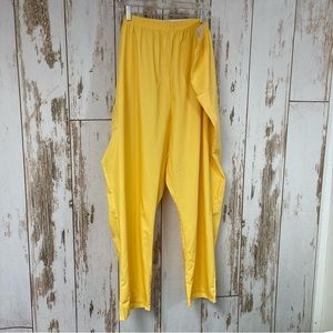 Cherokee, Elastic Waist Cargo Scrub Pants. Size 5XL. In new condition! Yellow.